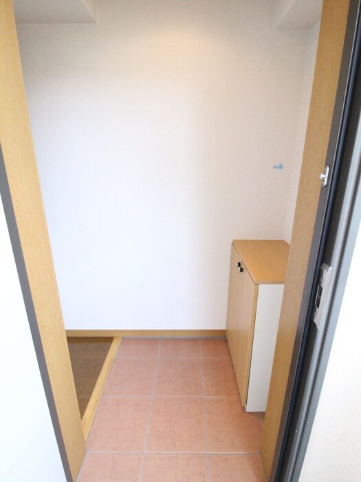 物件内観写真12　(玄関)