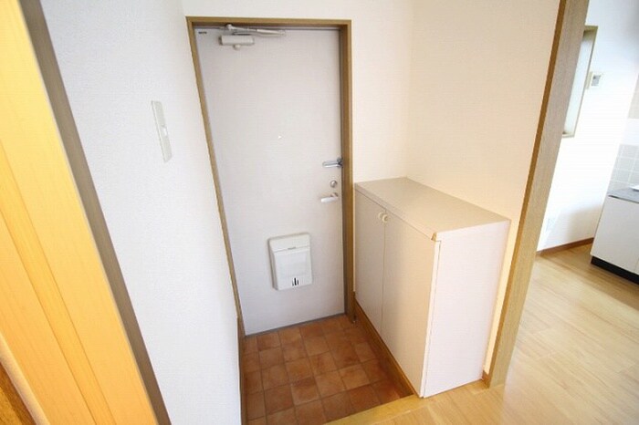 物件内観写真13　(玄関)