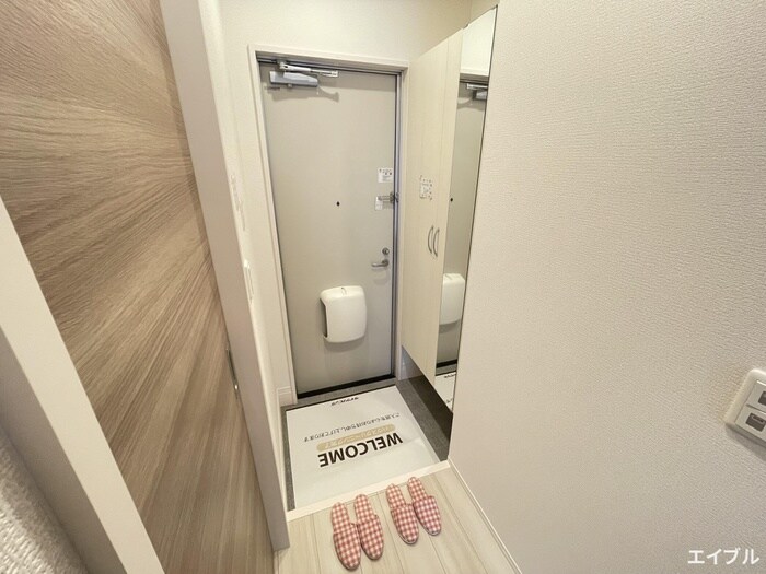 物件内観写真9　(玄関)