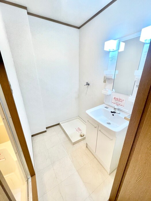 物件内観写真15　(洗濯機置場)