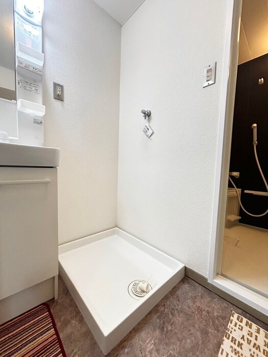 物件内観写真6　(洗濯機置場)