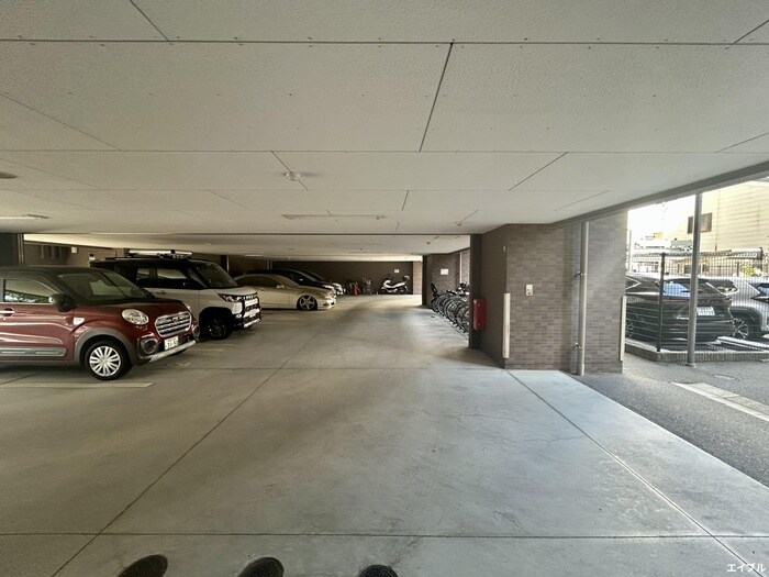物件外観写真6　(駐車場)