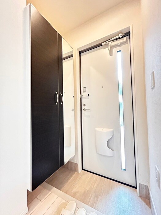 物件内観写真7　(玄関)