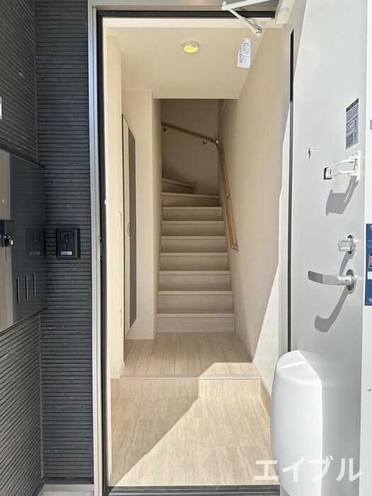 物件内観写真7　(玄関)