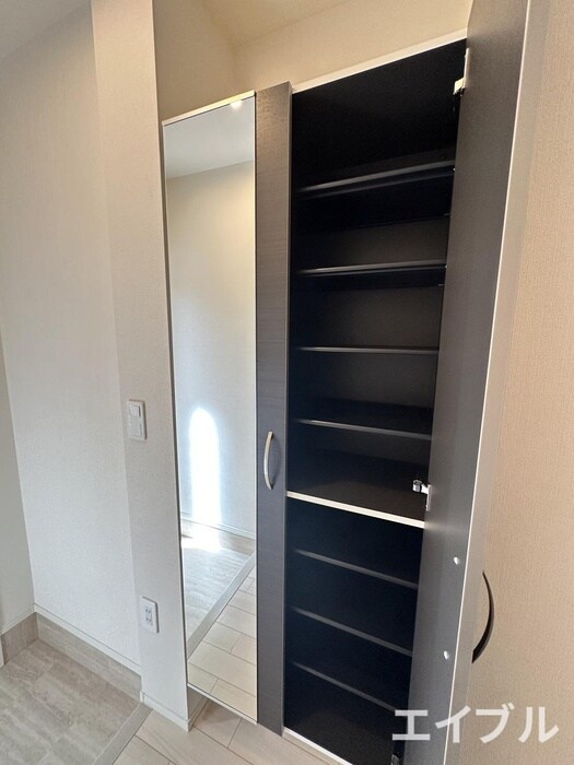 物件内観写真8　(靴箱)