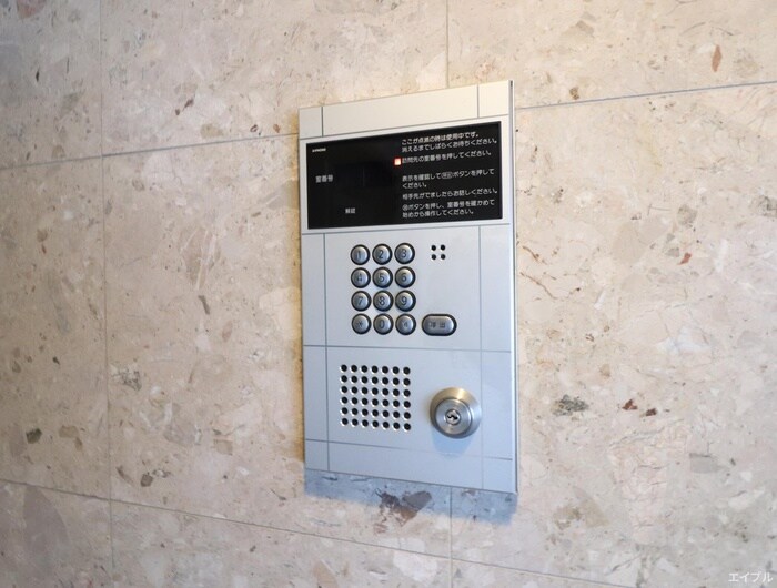 物件外観写真6　(エントランス部分)