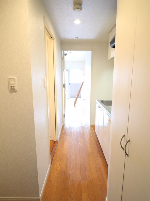 物件内観写真17　(廊下)