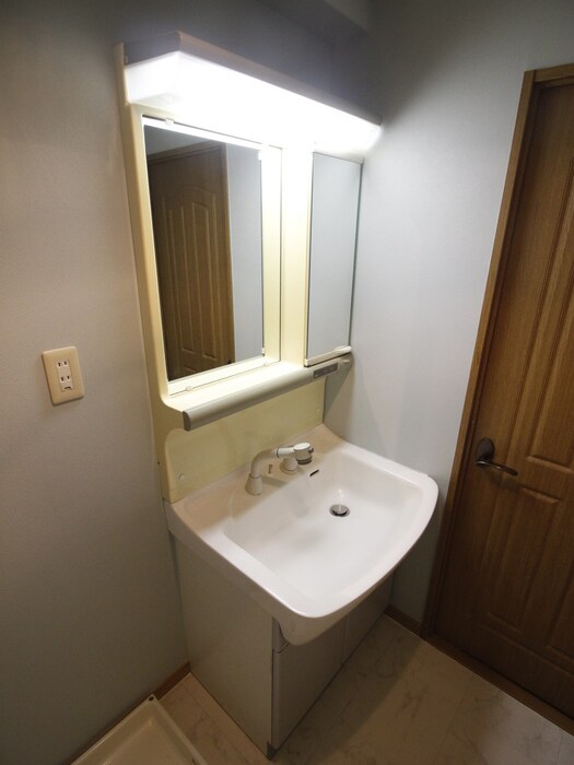 物件内観写真8　(洗面)