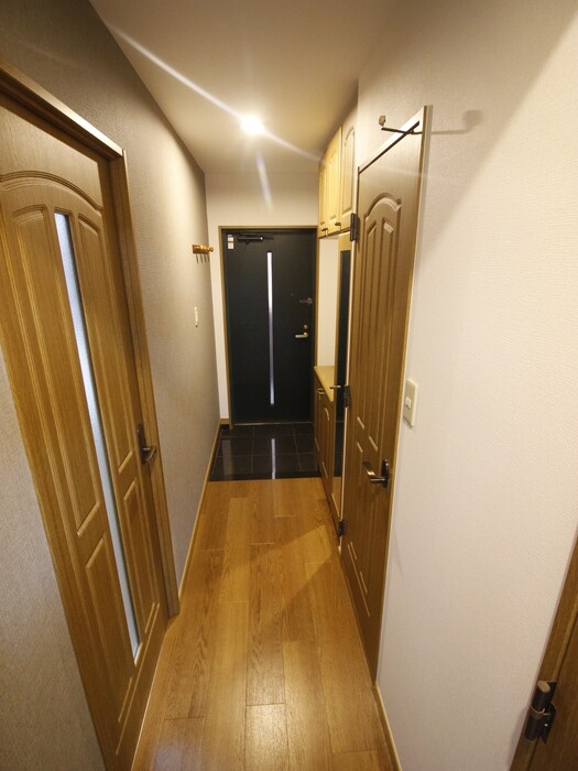 物件内観写真10　(玄関)
