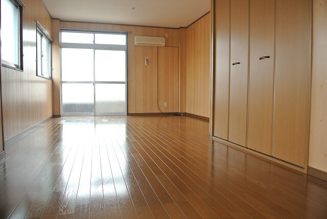 物件内観写真4　(居室)