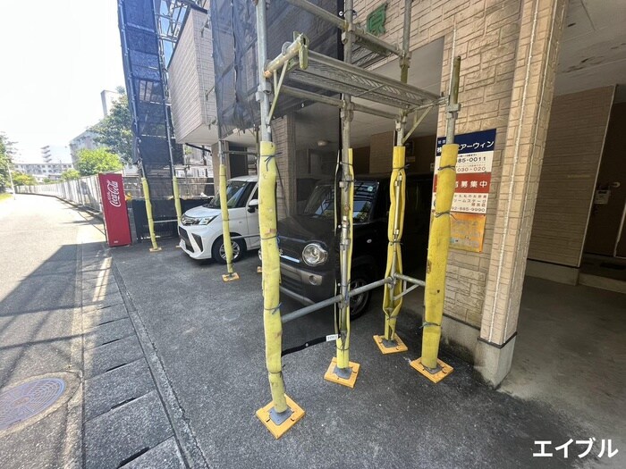 物件外観写真4　(駐車場)