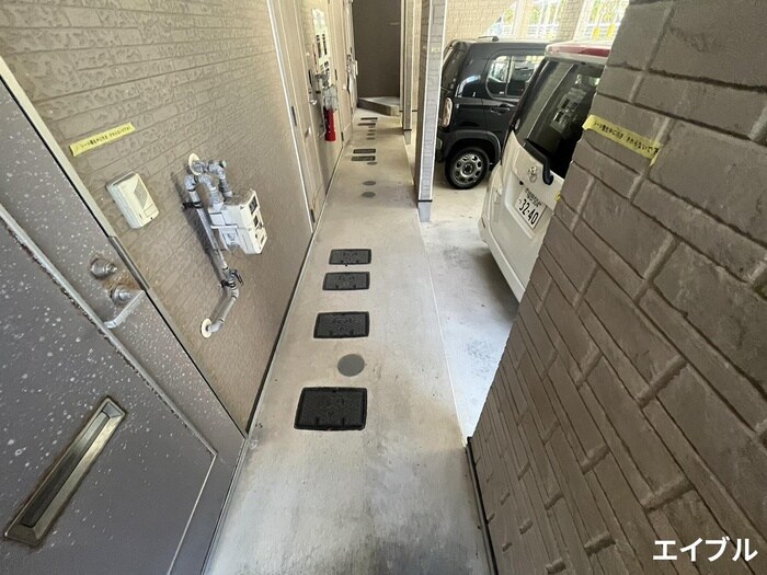 物件外観写真5　(エントランス部分)