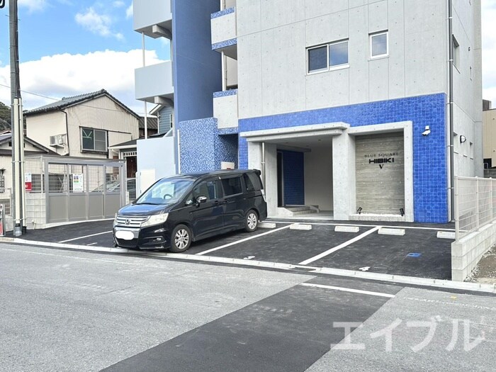 物件外観写真2　(駐車場)