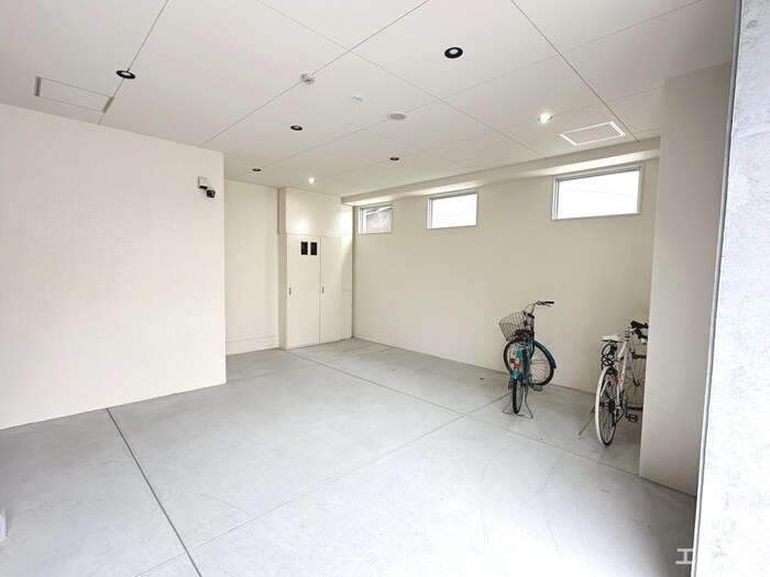 物件外観写真3　(駐輪場)