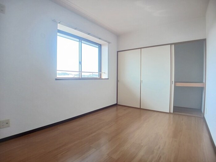 物件内観写真3　(居室)