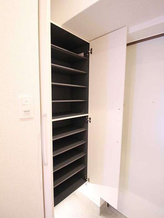 物件内観写真8　(靴箱)