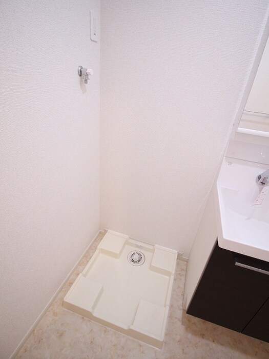 物件内観写真11　(洗濯機置場)