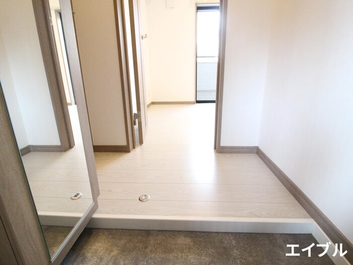物件内観写真15　(玄関)