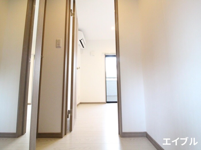 物件内観写真16　(廊下)