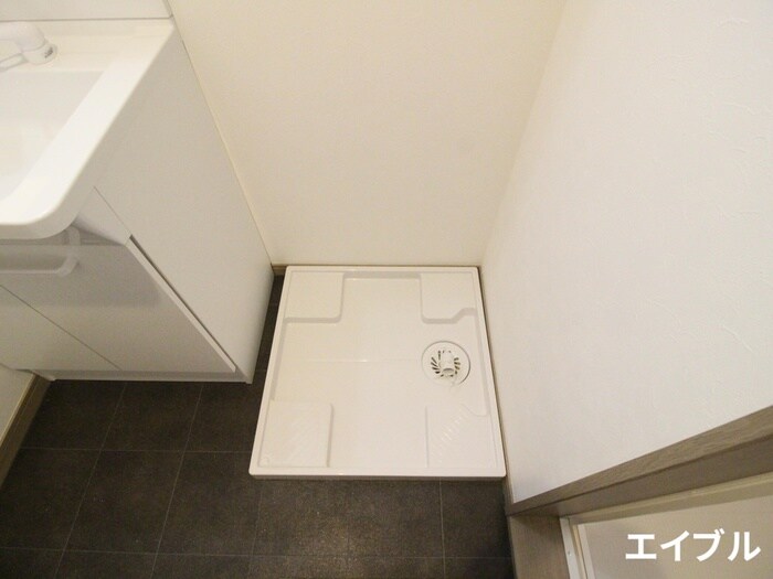 物件内観写真17　(洗濯機置場)