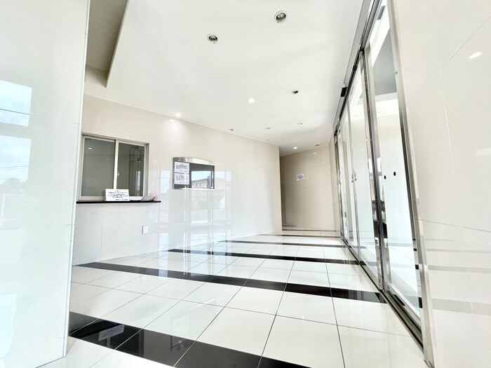 物件外観写真4　(エントランス部分)