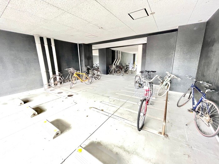 物件外観写真6　(駐輪場)