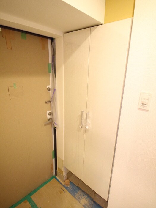 物件内観写真12　(玄関)