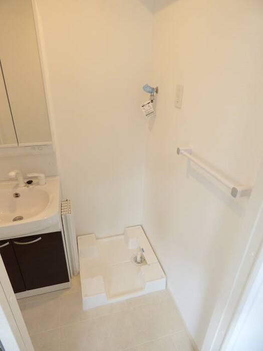 物件内観写真11　(洗濯機置場)