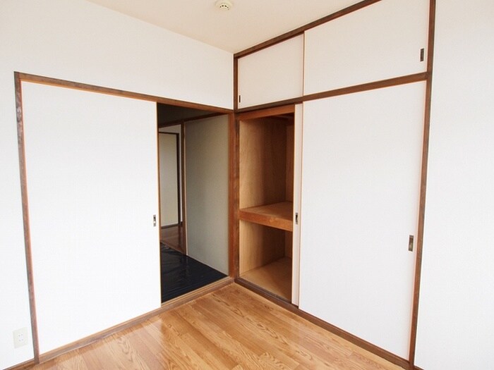 物件内観写真4　(収納)