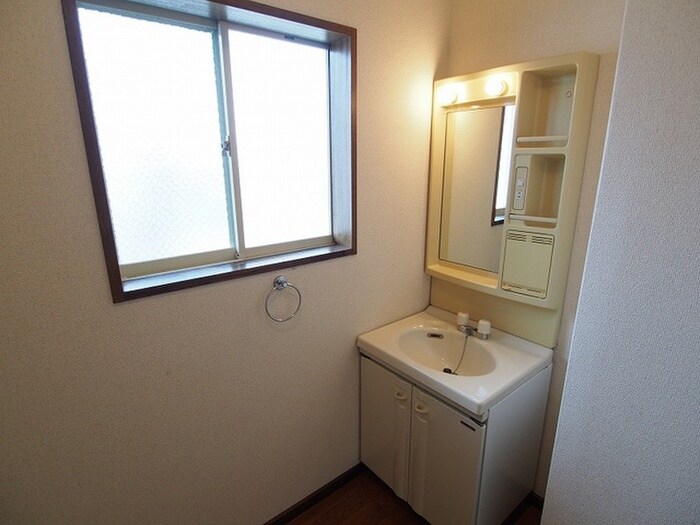 物件内観写真8　(洗面)