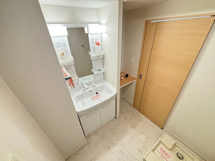 物件内観写真11　(洗面)