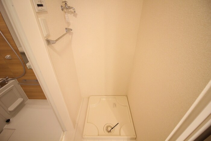 物件内観写真12　(洗濯機置場)