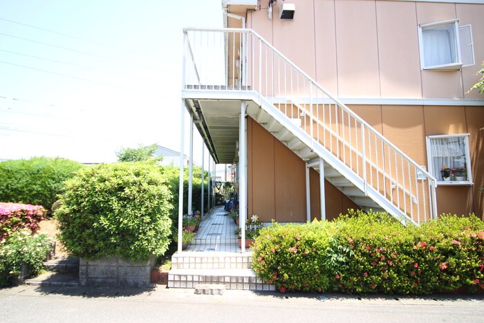 物件外観写真4　(エントランス部分)