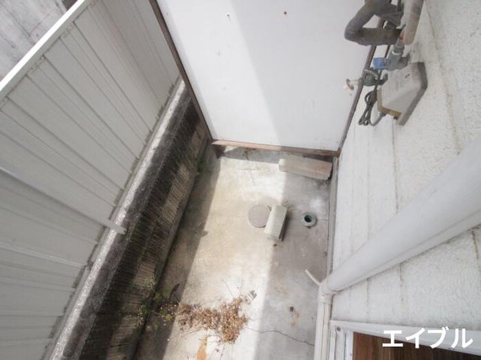 物件内観写真13　(洗濯機置場)