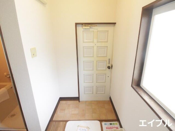 物件内観写真15　(玄関)