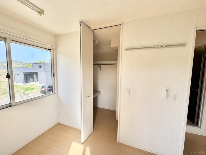 物件内観写真12　(収納)