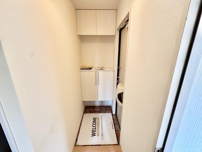 物件内観写真13　(玄関)