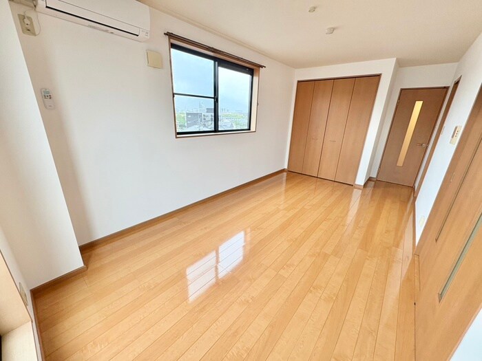 物件内観写真4　(居室)