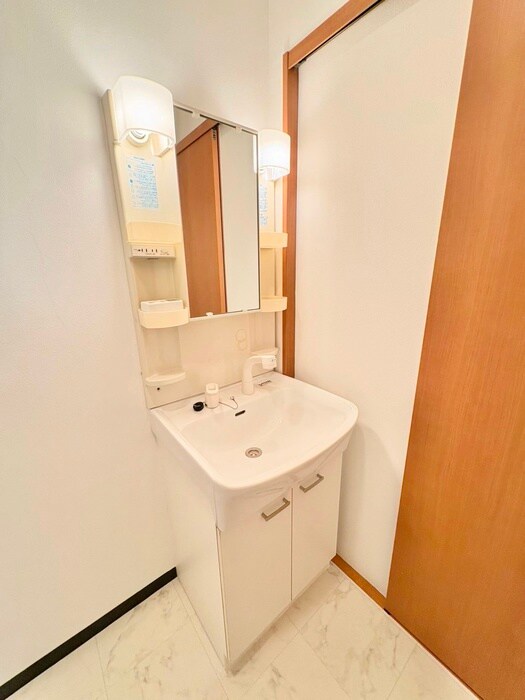 物件内観写真10　(洗面)