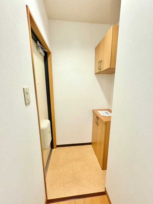 物件内観写真12　(玄関)