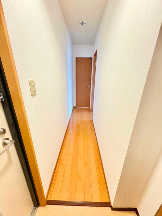 物件内観写真14　(廊下)