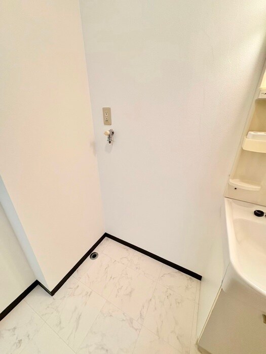 物件内観写真15　(洗濯機置場)