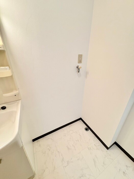 物件内観写真15　(洗濯機置場)