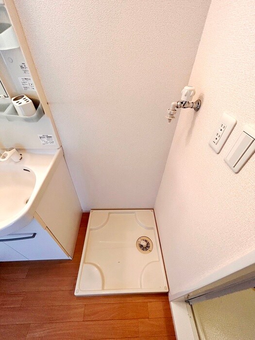 物件内観写真13　(洗濯機置場)