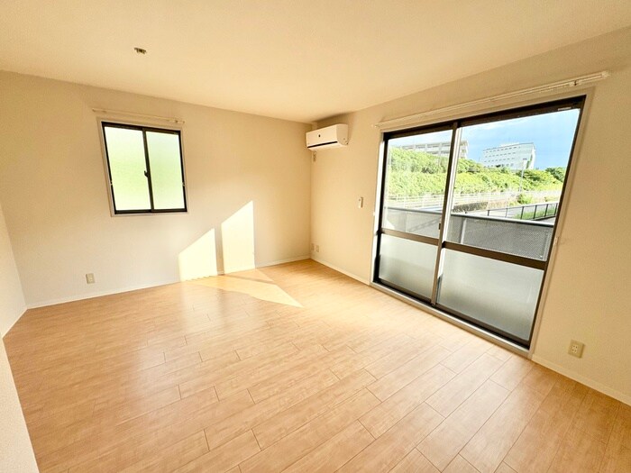 物件内観写真4　(居室)