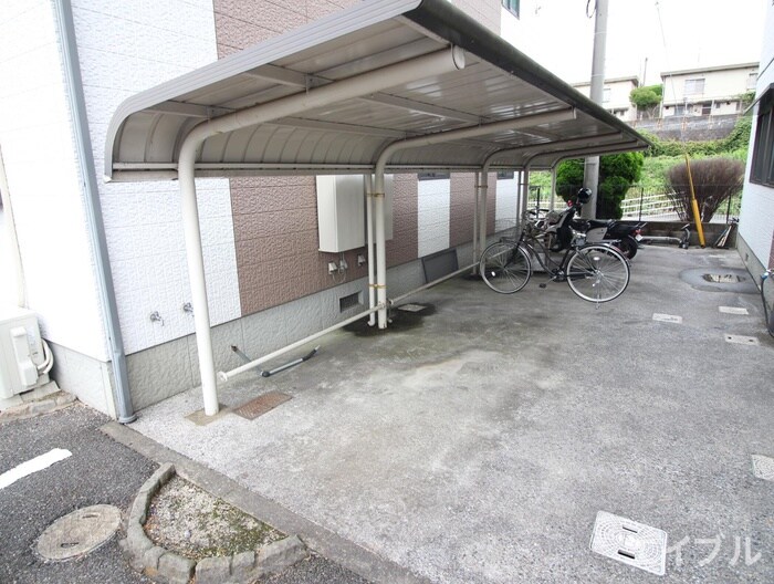 物件外観写真3　(駐輪場)