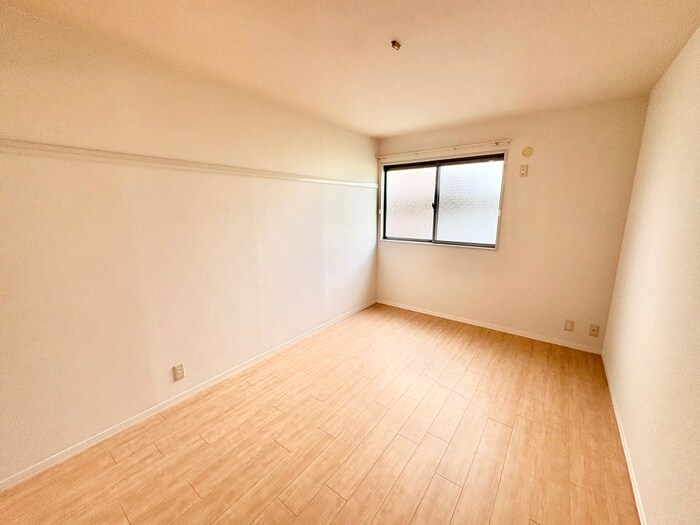 物件内観写真18　(居室)