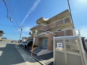 ピアス康和外観写真