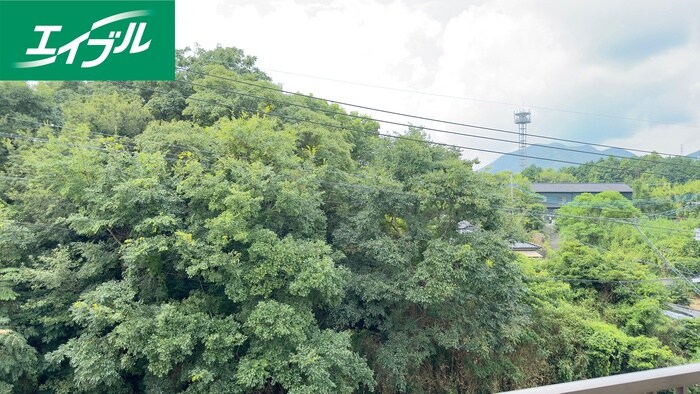 物件内観写真22　(室内からの展望)