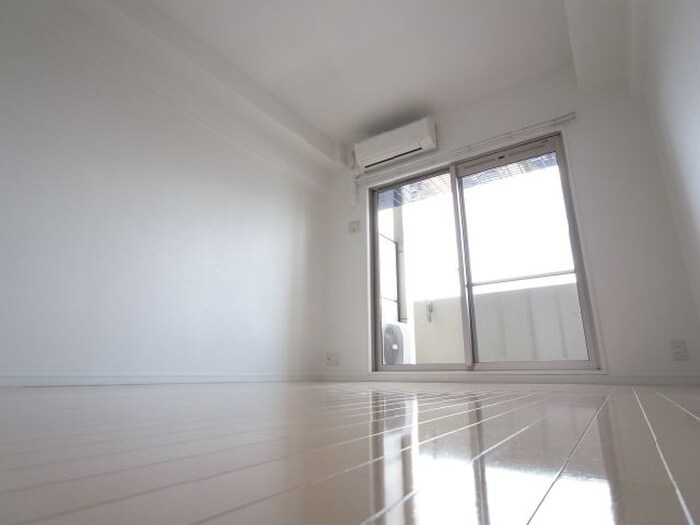 物件内観写真10　(室内からの展望)